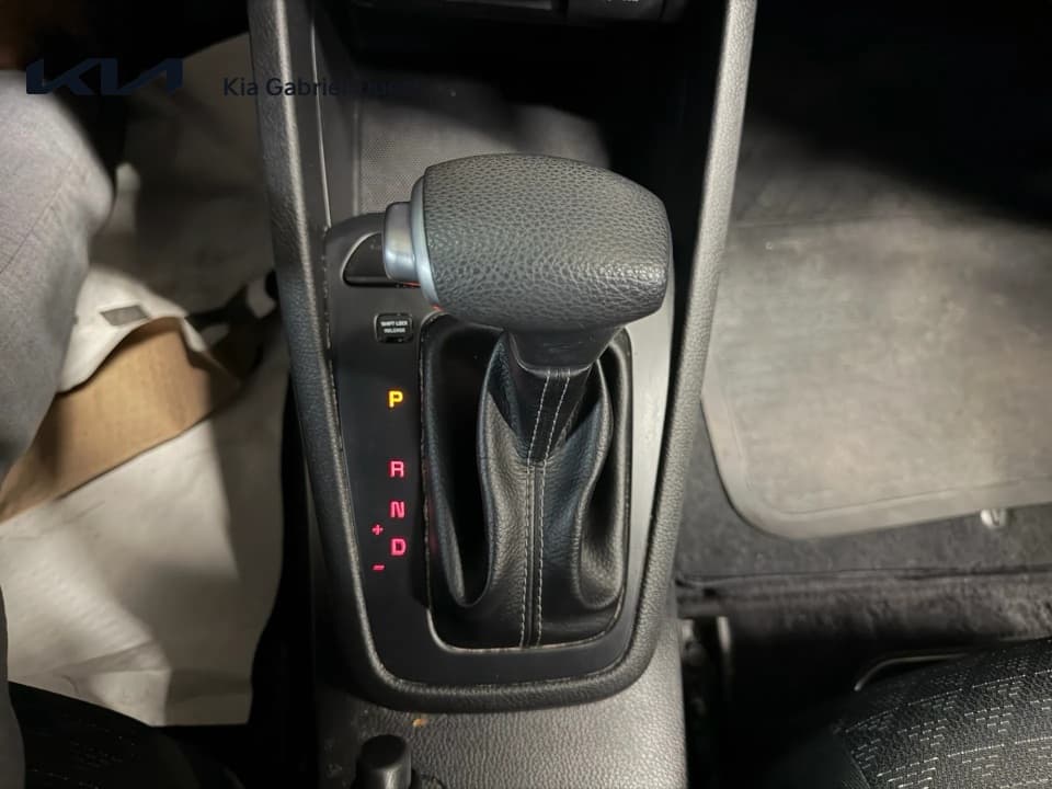 Kia Rio 2023 — photo 15