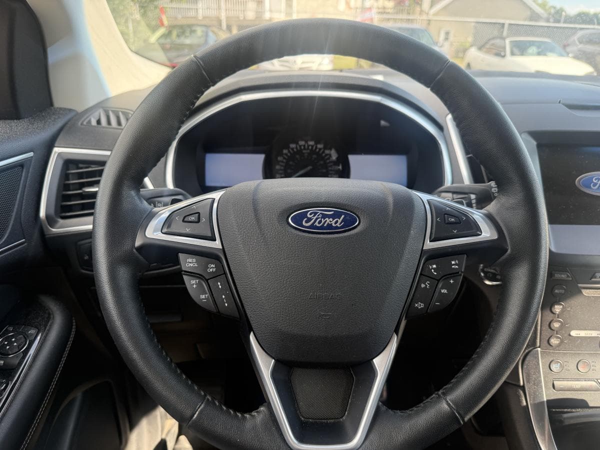 Ford Edge 2017 — photo 9