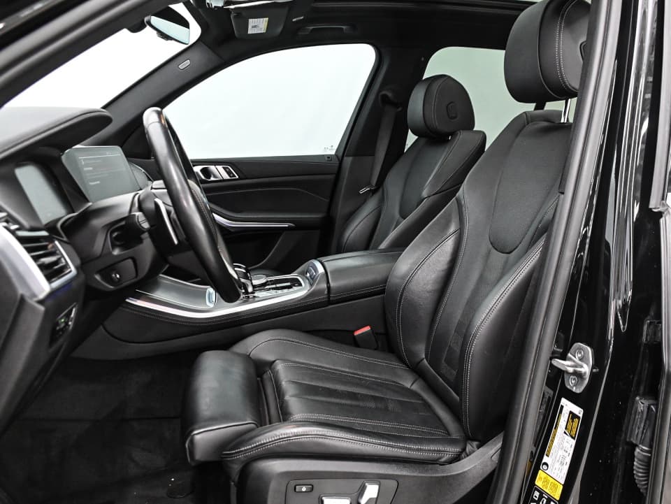BMW X5 2022 — photo 11