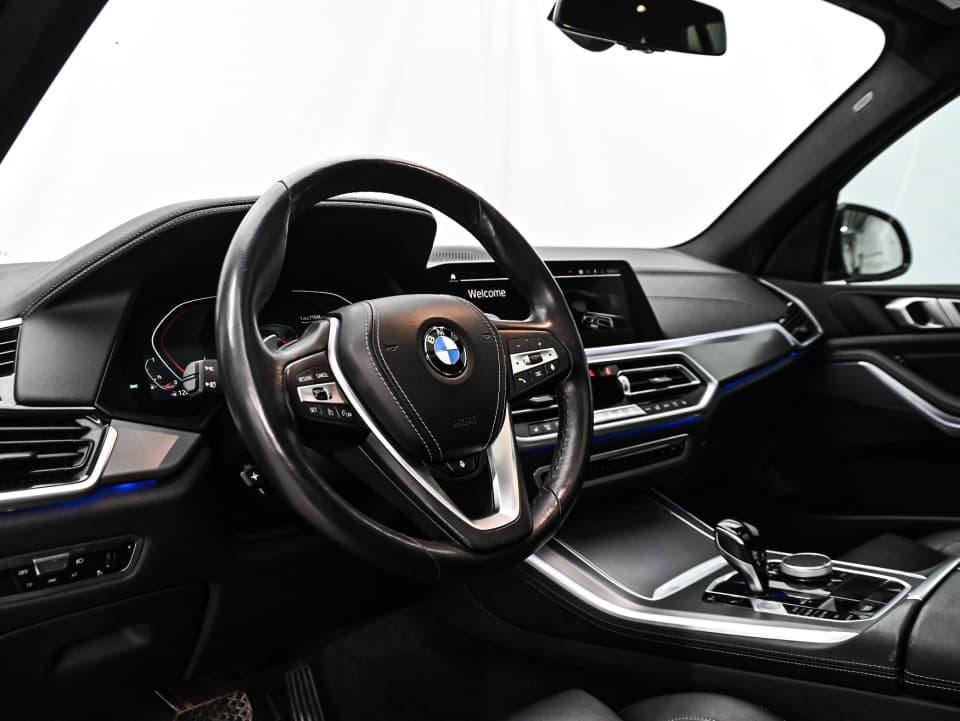 BMW X5 2022 — photo 17