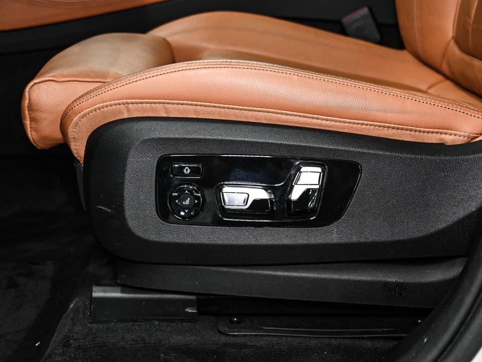 BMW X5 2019 — photo 12