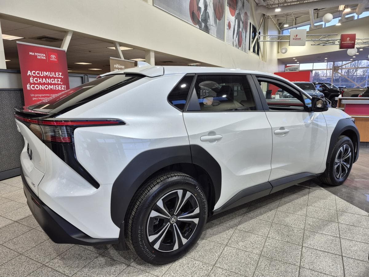 Toyota bZ 2025 — photo 4
