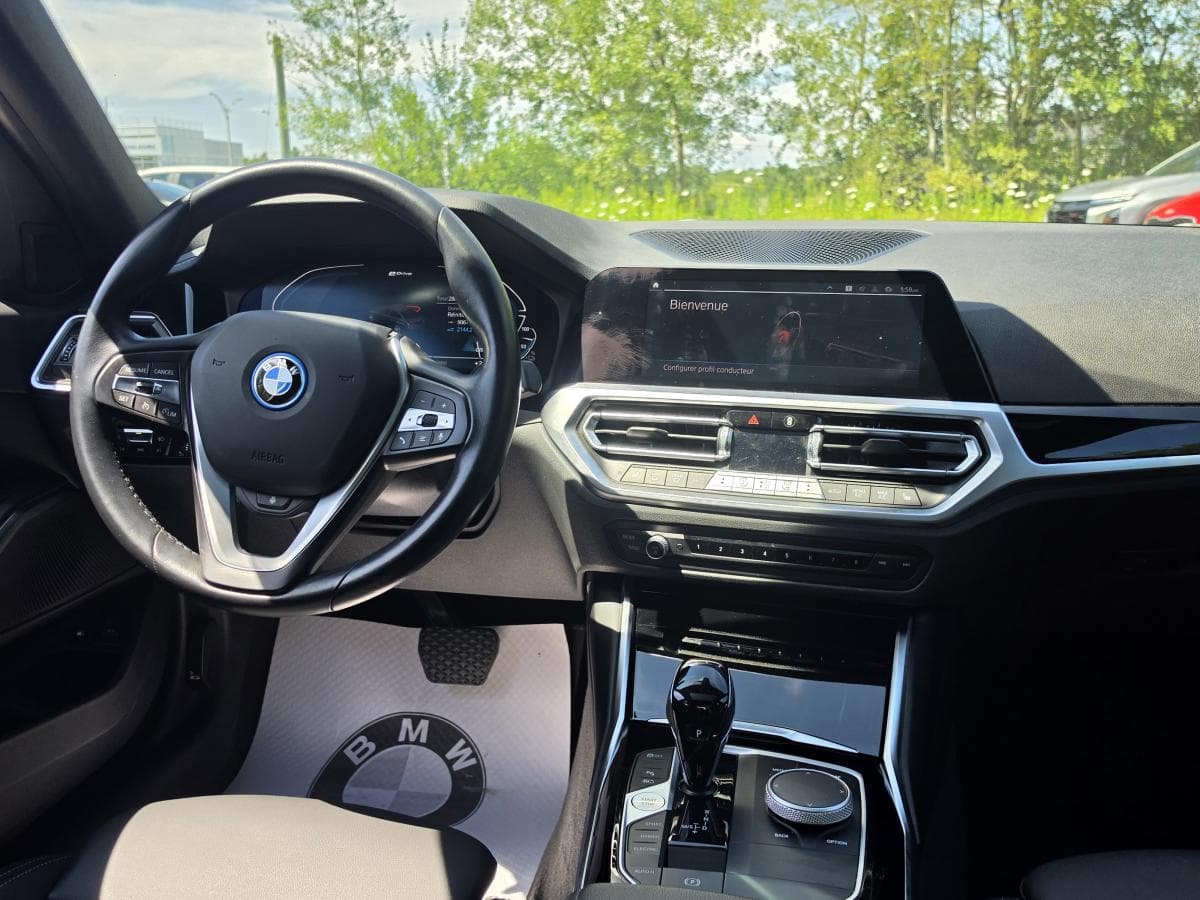 BMW 330e 2022 — photo 20