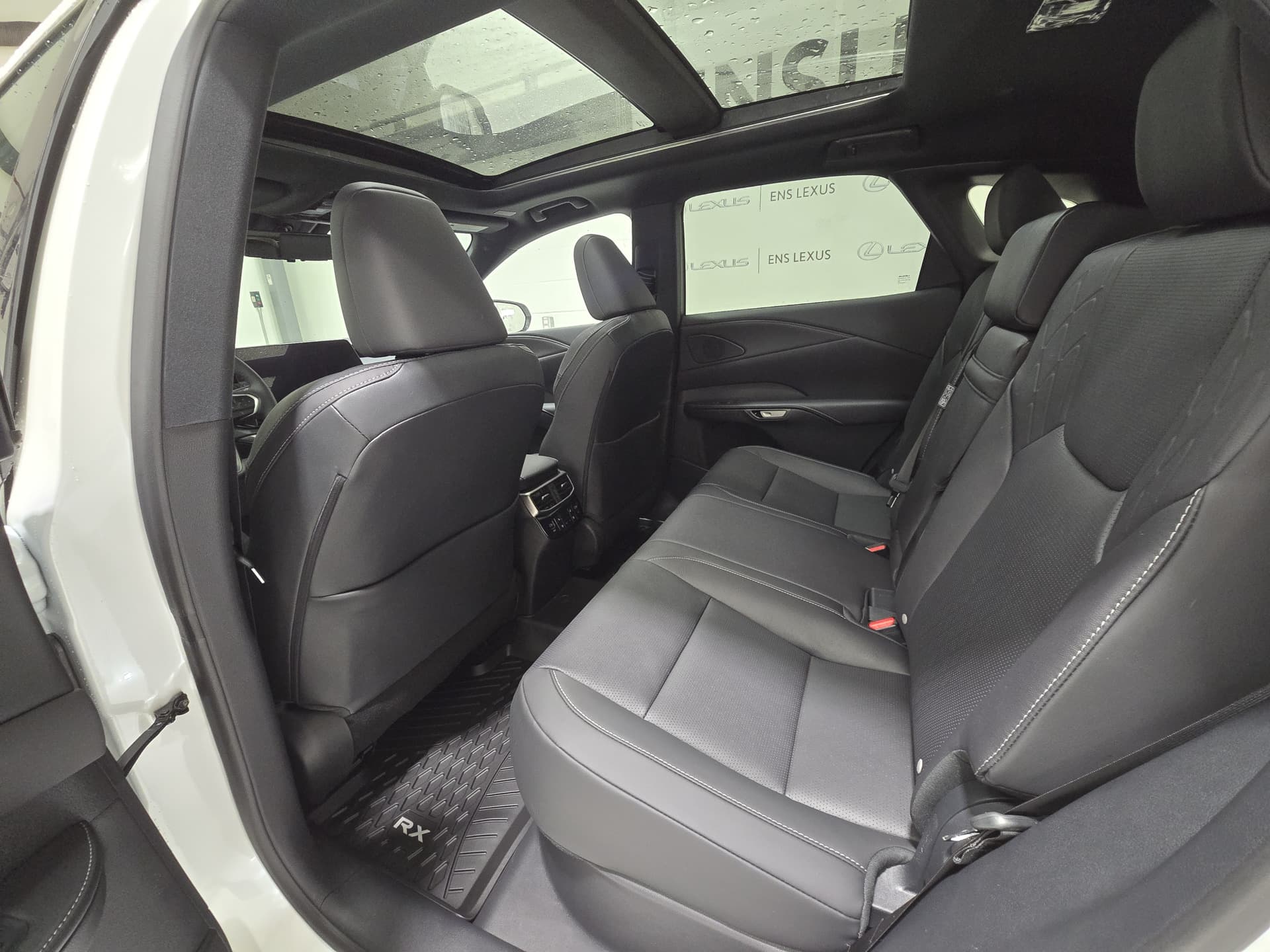 Lexus RX 350 Ultra Luxury 2024 — photo 12
