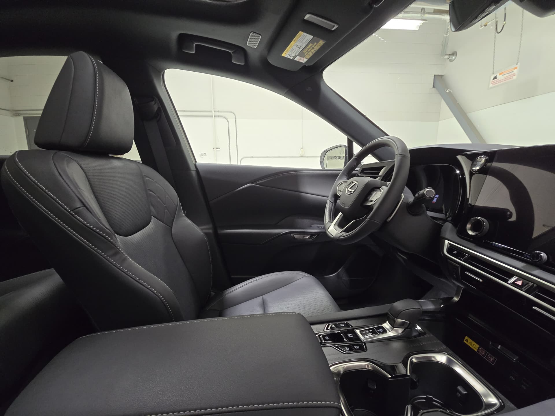 Lexus RX 350 Ultra Luxury 2024 — photo 13
