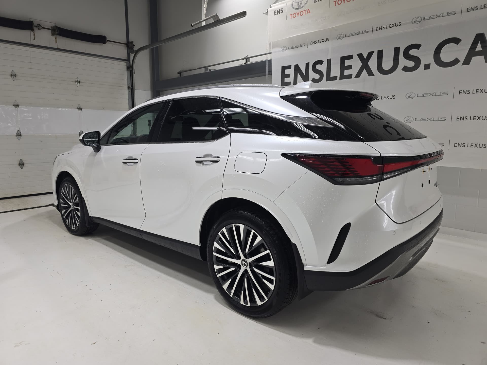 Lexus RX 350 Ultra Luxury 2024 — photo 3