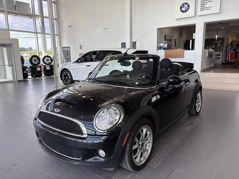 MINI Convertible 2010 — photo 2