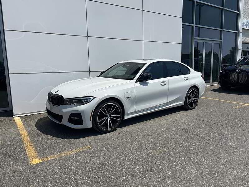 BMW 330e 2022 — photo 2