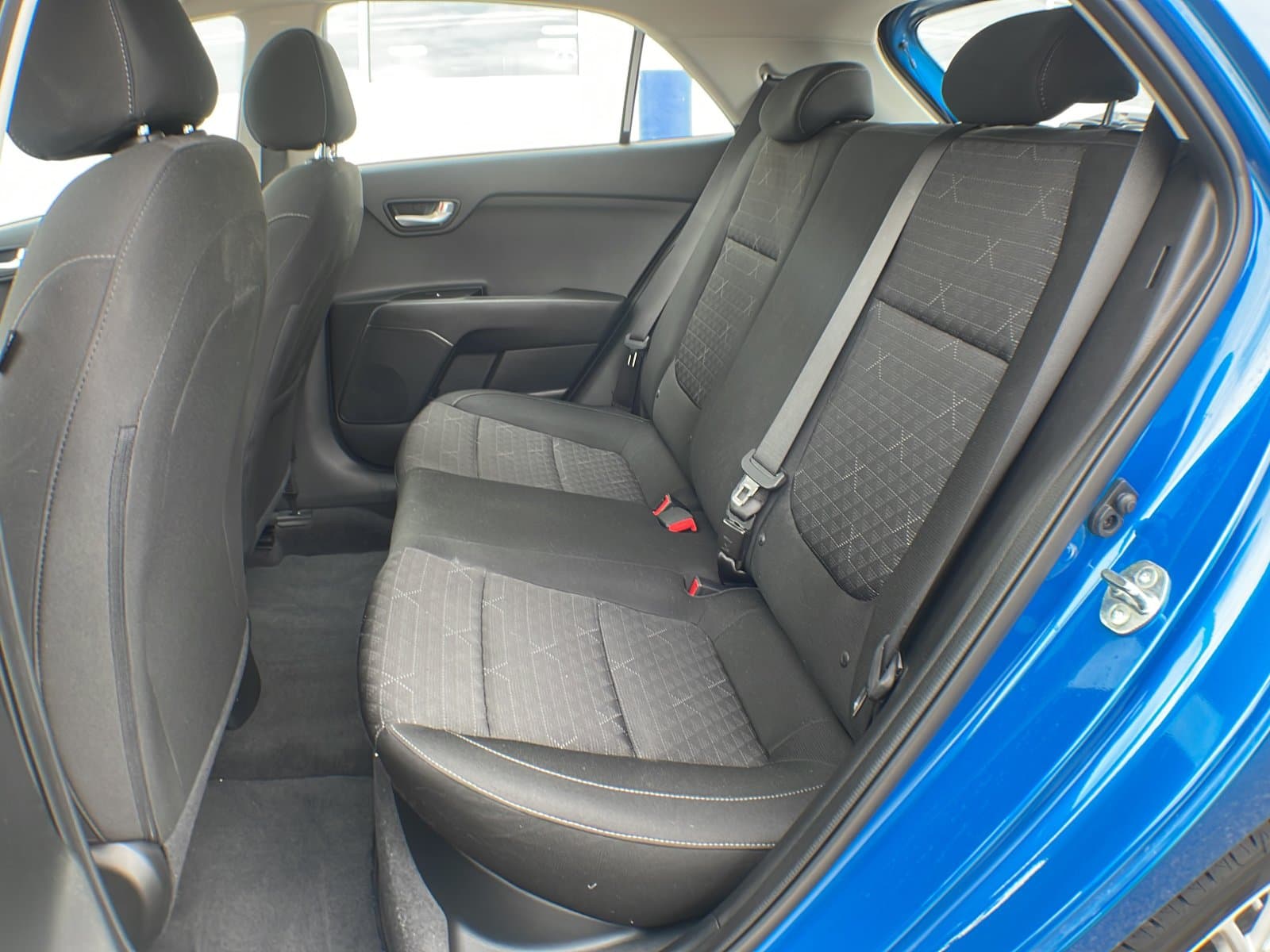 Kia Rio 5-door 2023 — photo 24