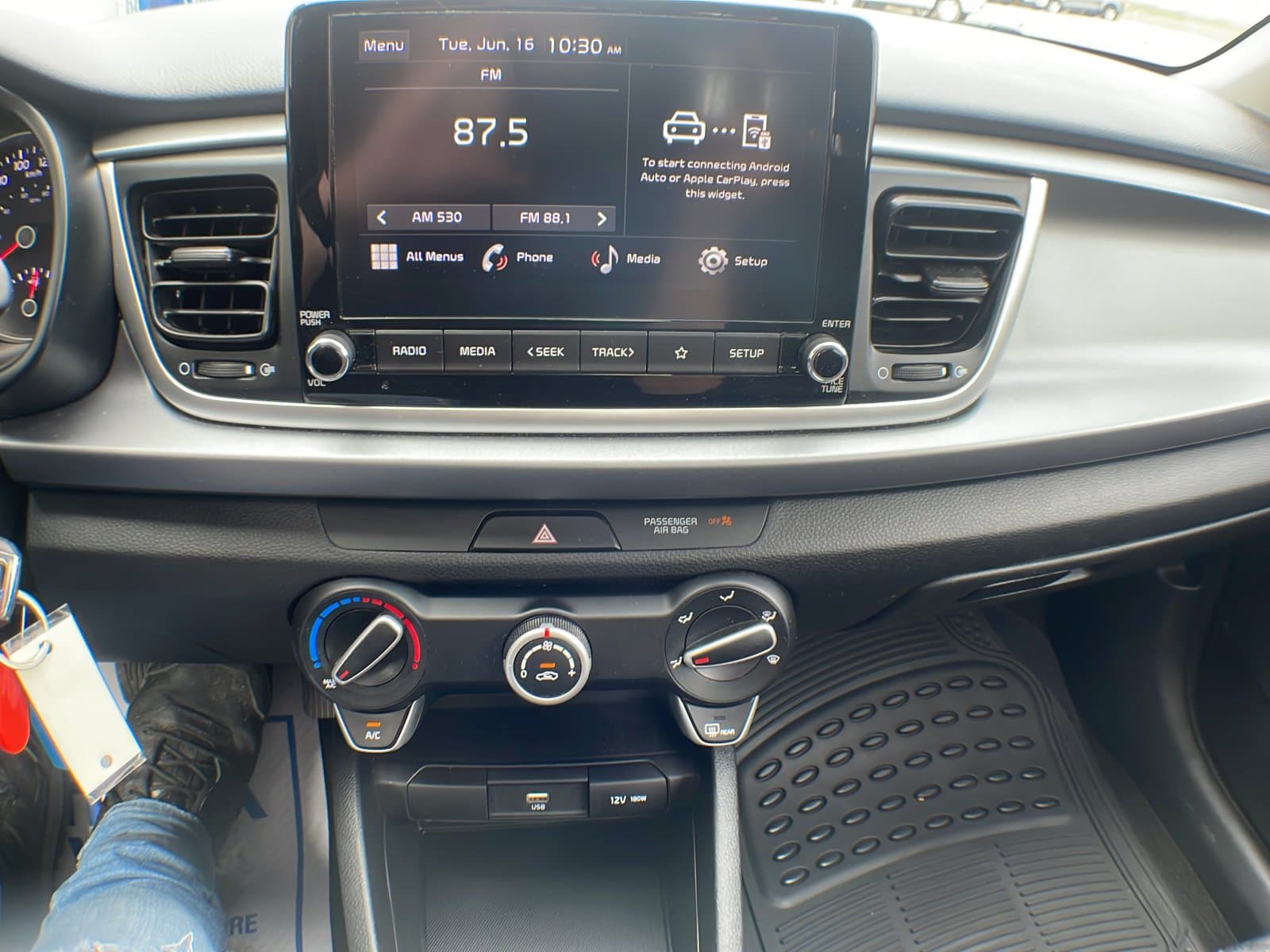 Kia Rio 5-door 2023 — photo 18