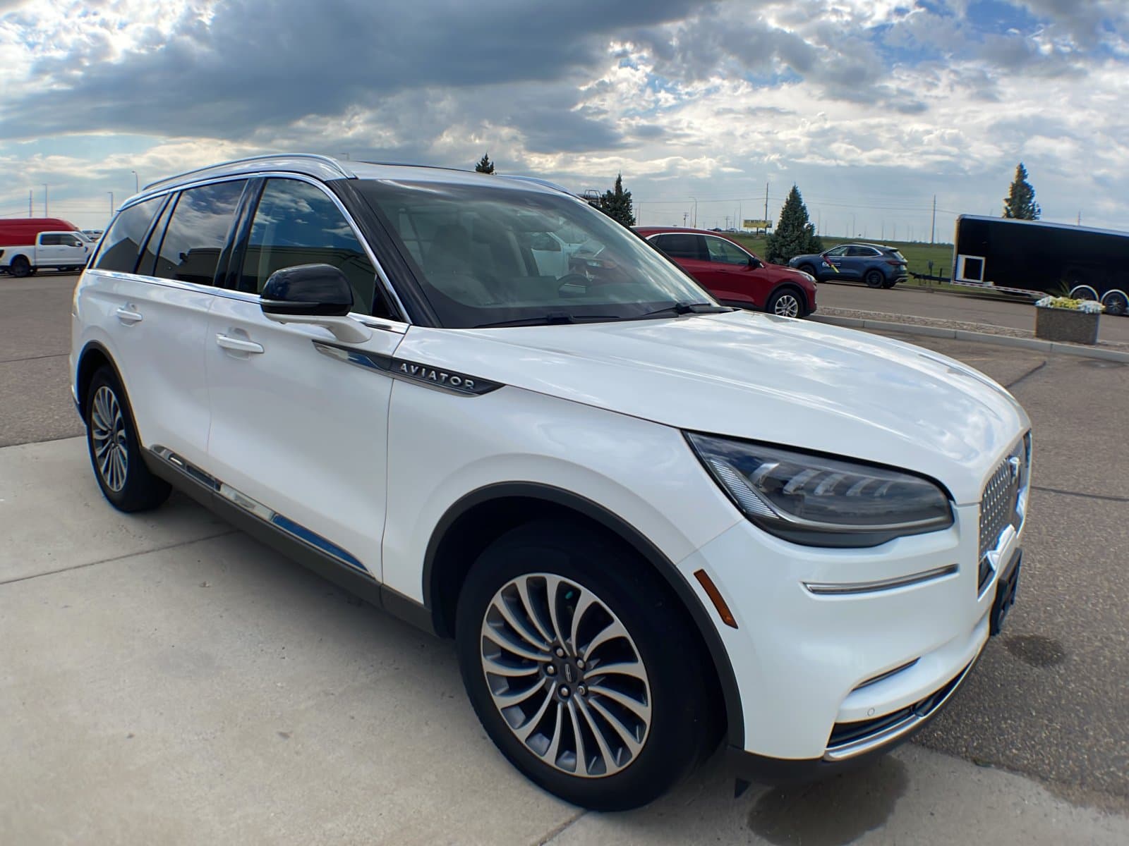 Lincoln Aviator 2022 — photo 8