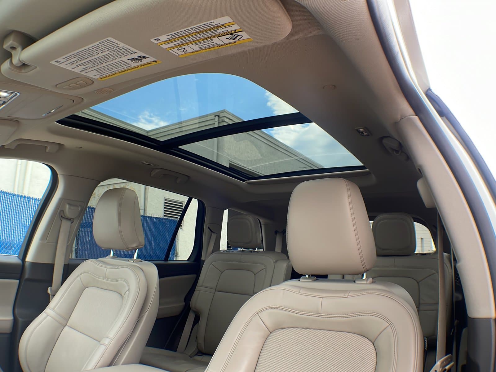 Lincoln Aviator 2022 — photo 22