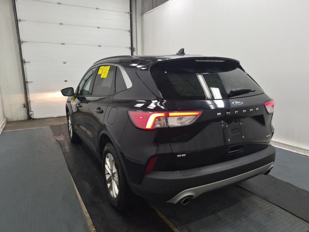 Ford Escape 2022 — photo 4