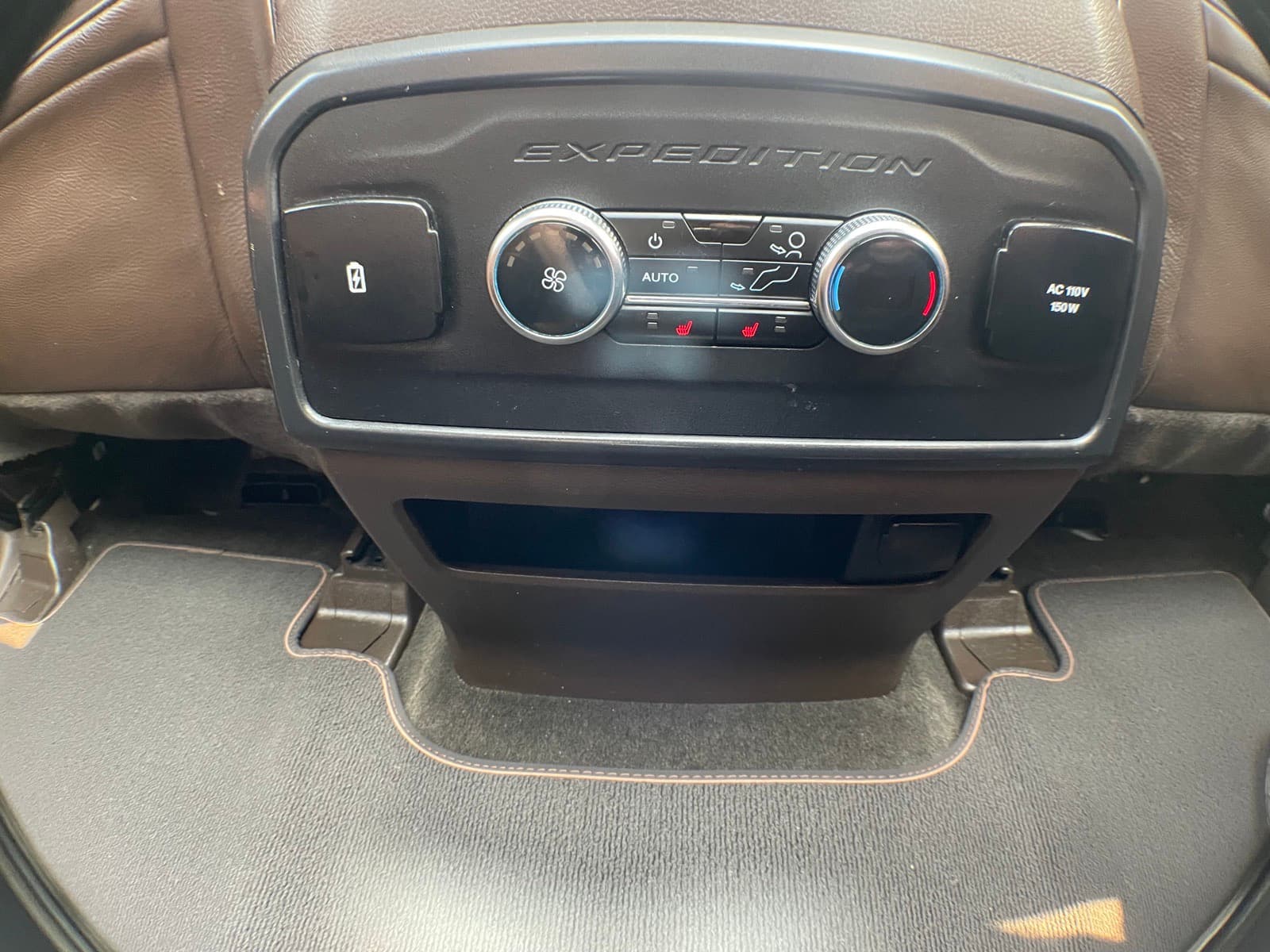 Ford Expedition 2024 — photo 30