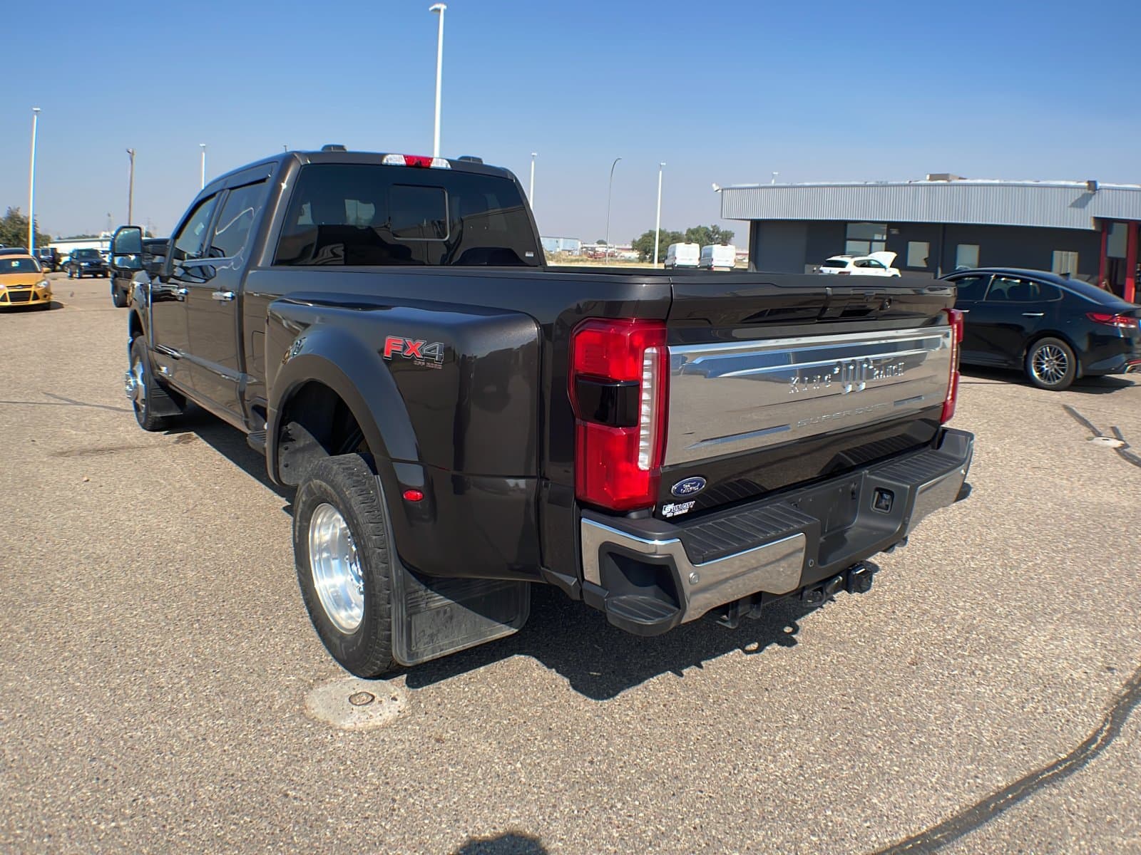 Ford Super Duty F-350 Dually 2025 — photo 4