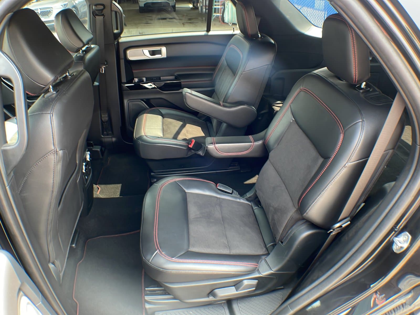 Ford Explorer 2023 — photo 24