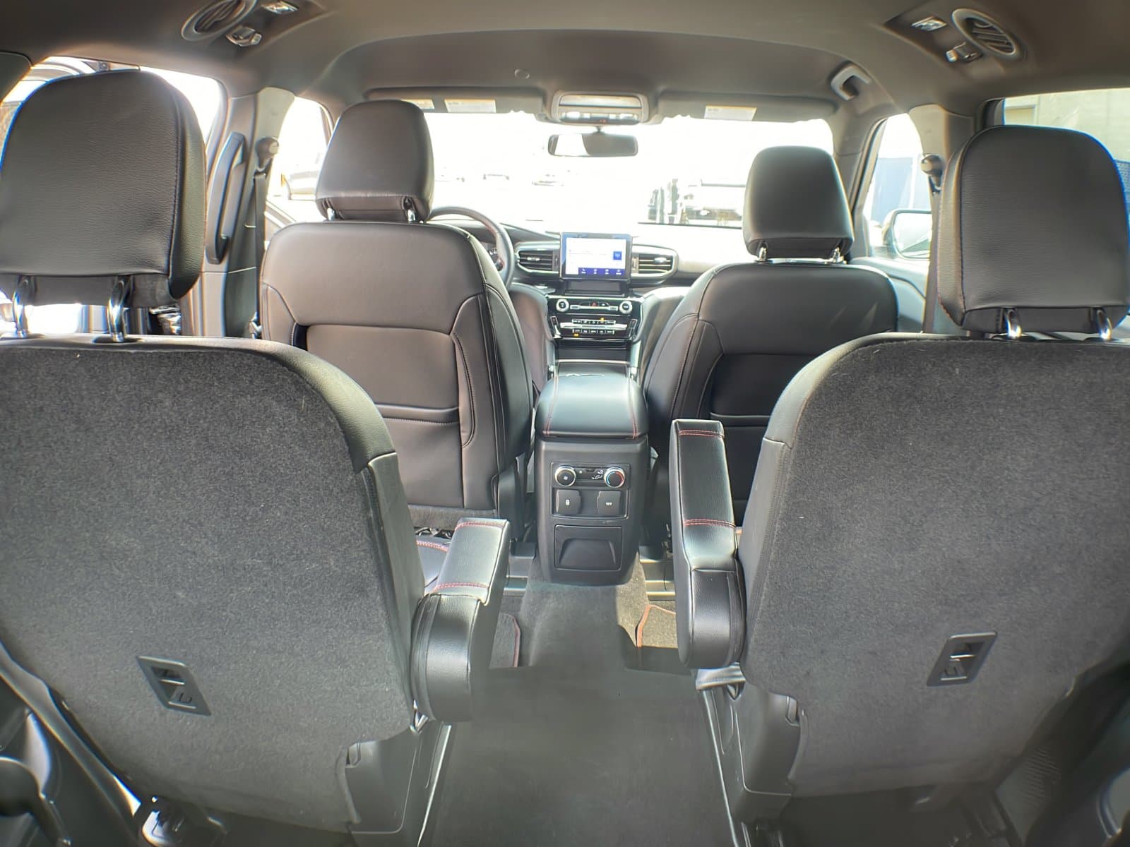 Ford Explorer 2023 — photo 26
