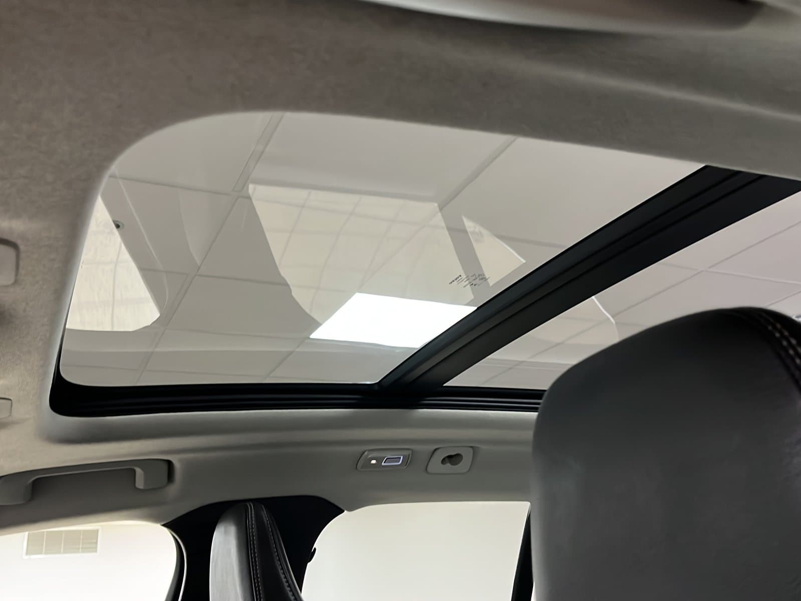 Volvo XC40 2025 — photo 15