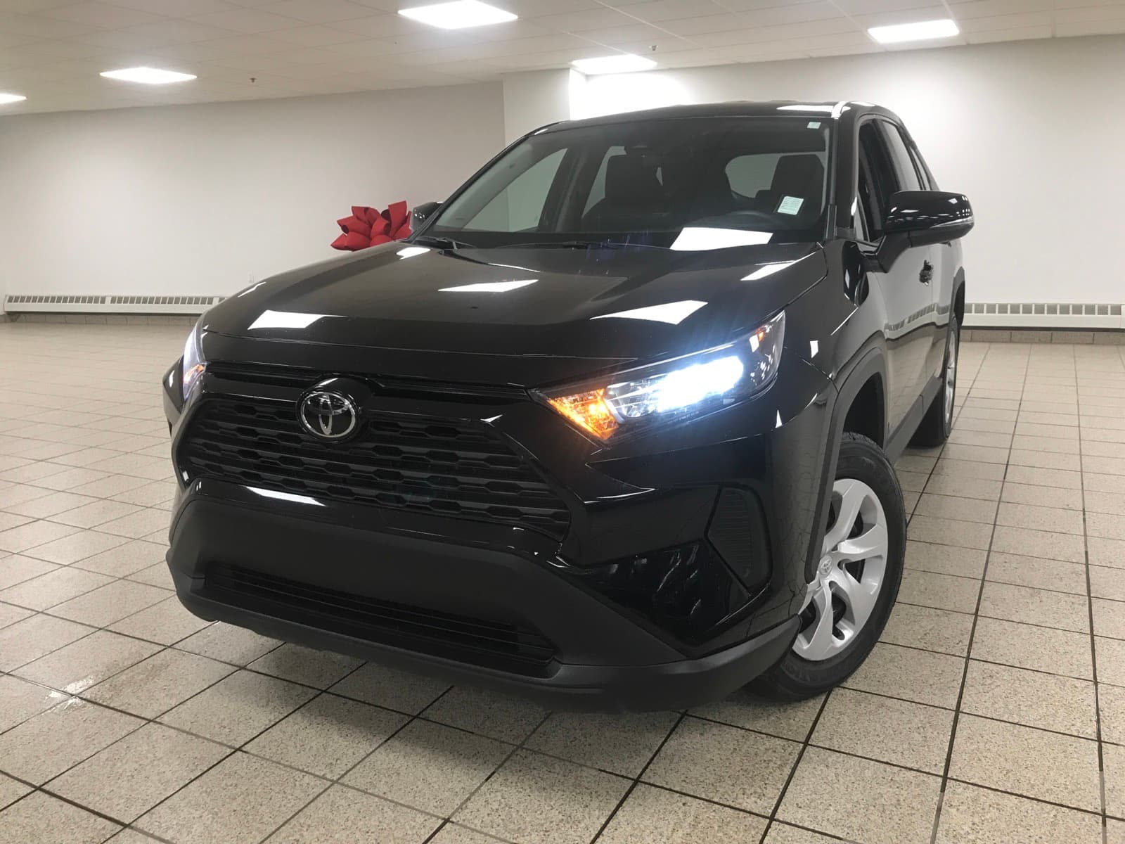 Toyota RAV4 2025 — photo 4