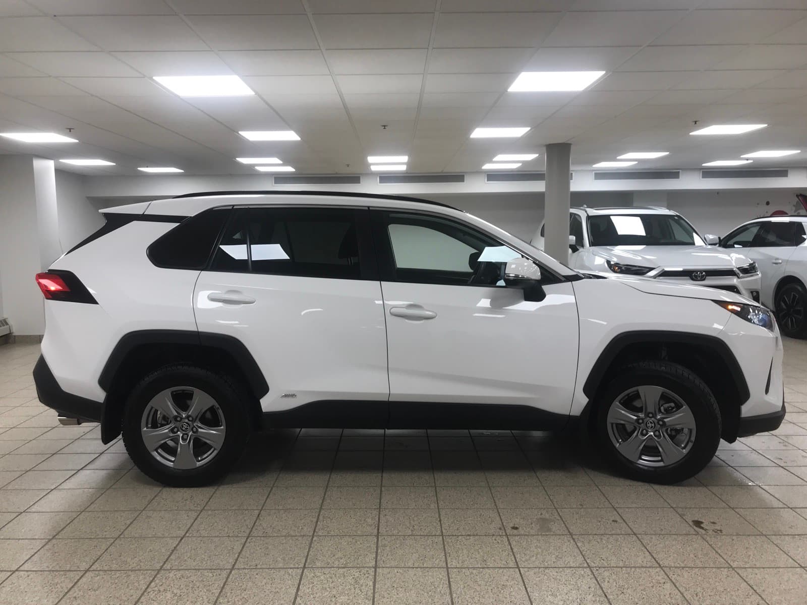 Toyota RAV4 2025 — photo 5