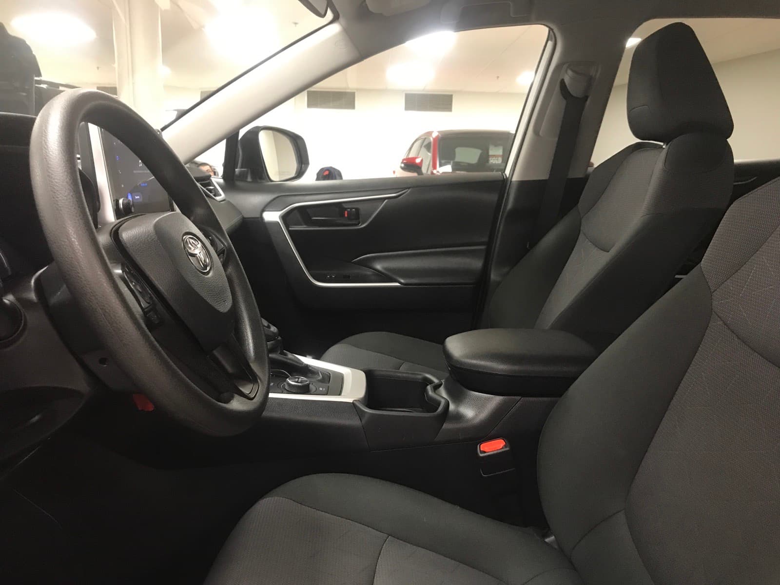 Toyota RAV4 2025 — photo 17