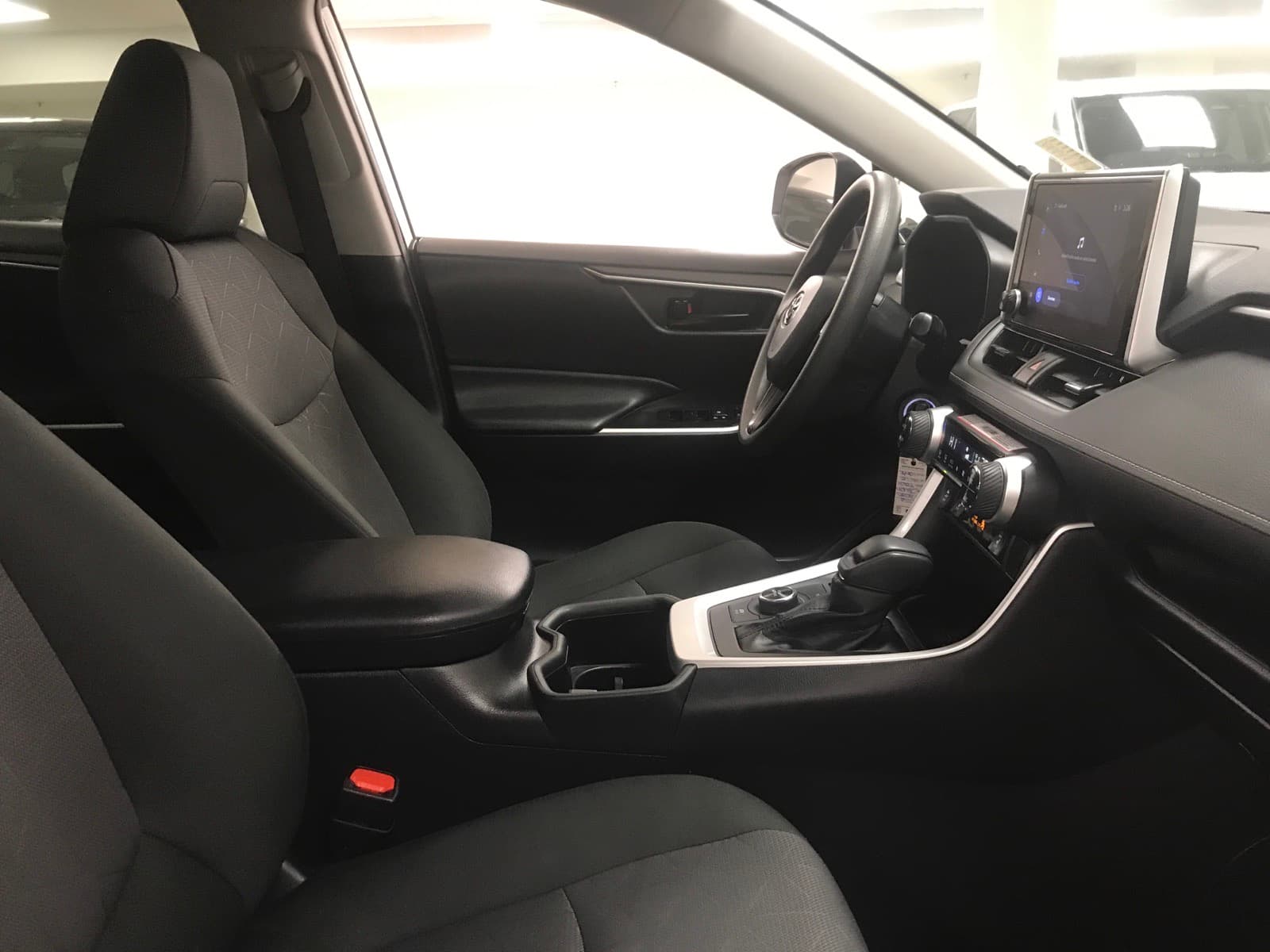 Toyota RAV4 2025 — photo 20