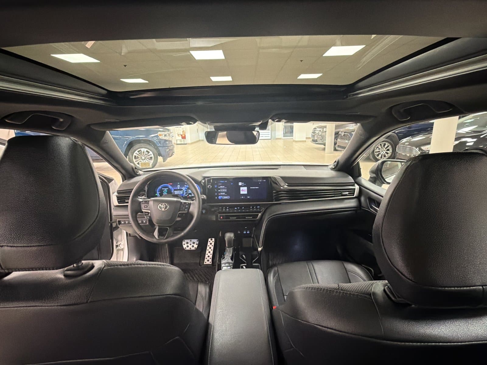 Toyota Camry 2026 — photo 25