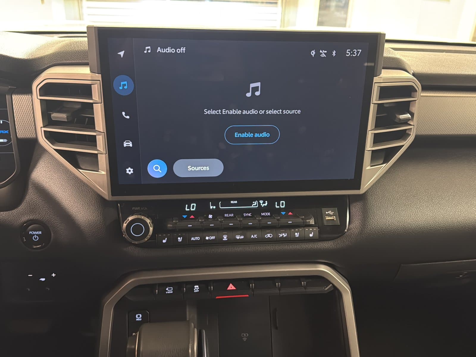 Toyota Sequoia 2025 — photo 13