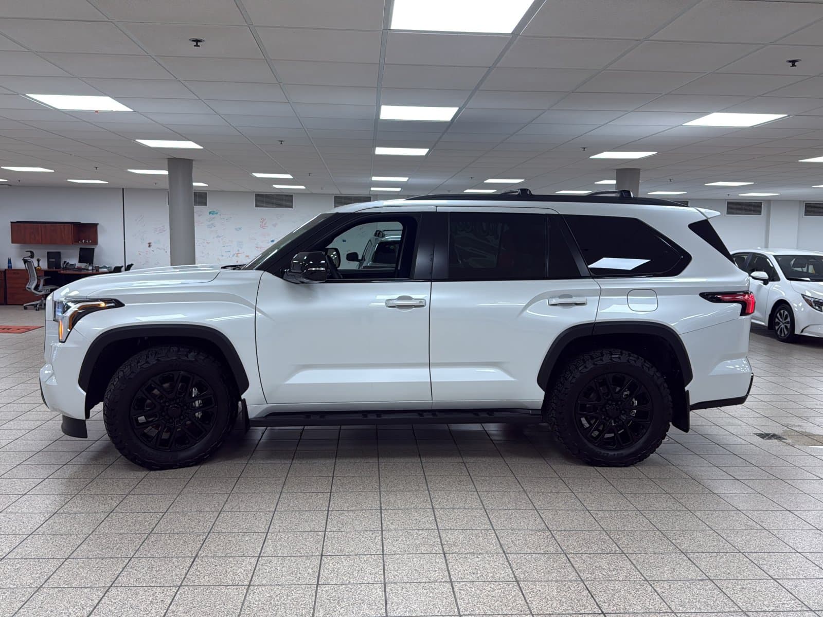 Toyota Sequoia 2025 — photo 4
