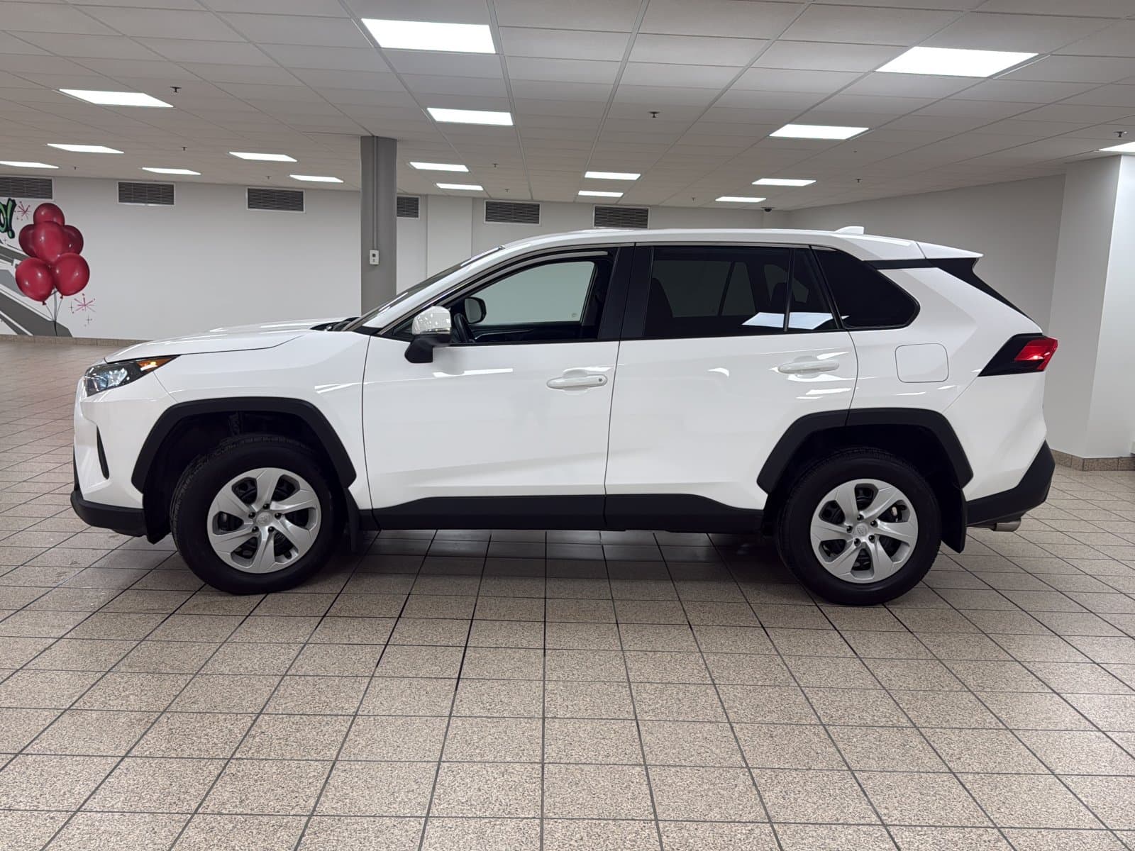 Toyota RAV4 2025 — photo 4