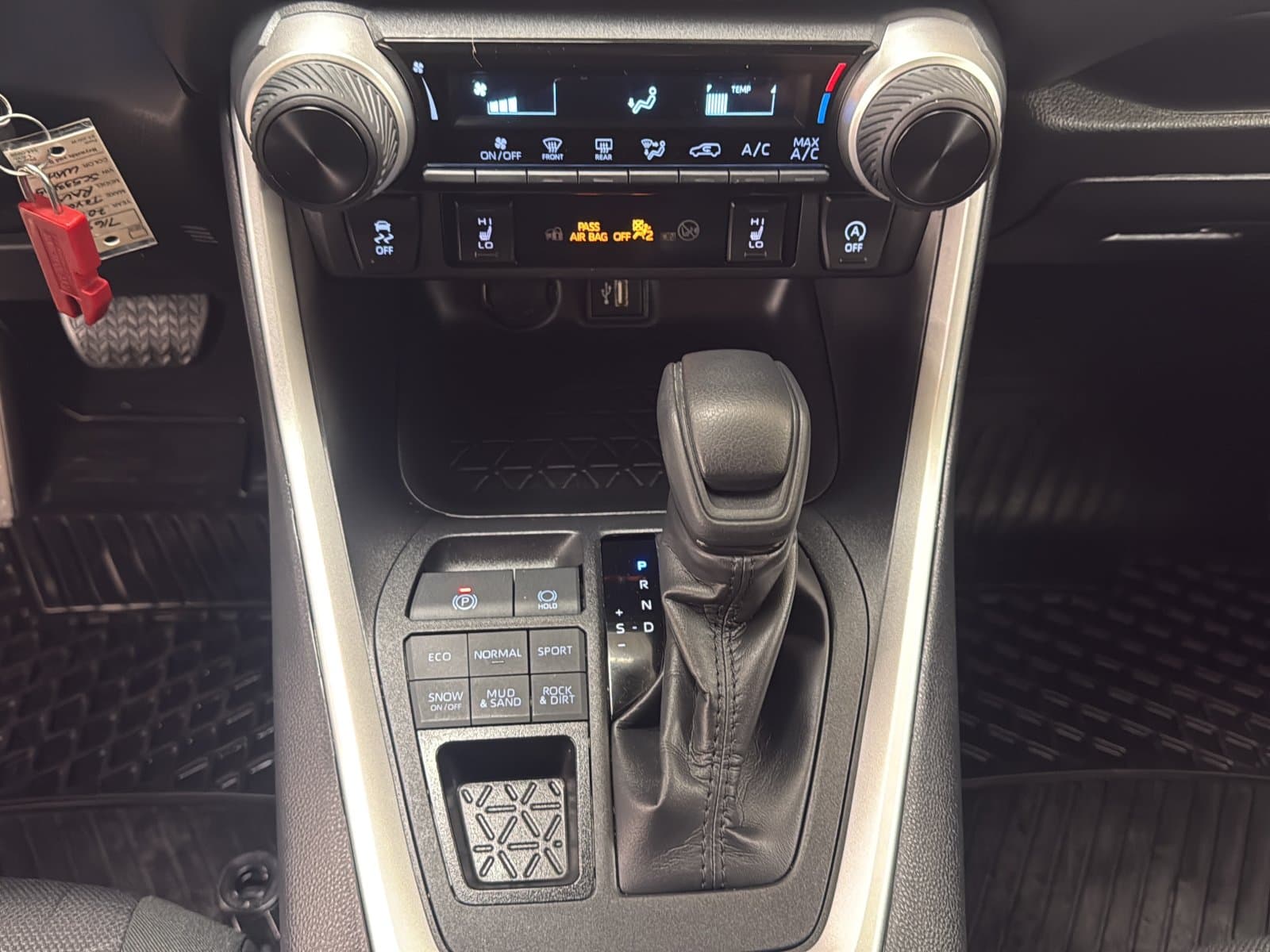 Toyota RAV4 2025 — photo 15