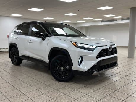 Toyota RAV4 2025 02PS Wind Chill Pearl With Bla à vendre à Calgary