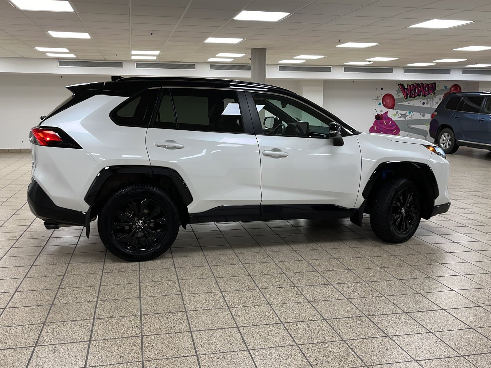 Toyota RAV4 2025 — photo 8