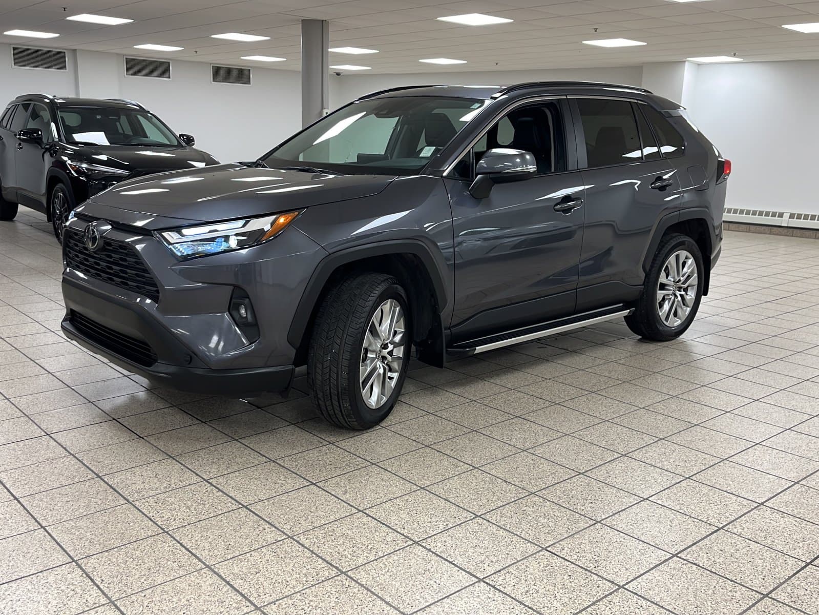 Toyota RAV4 2025 — photo 3