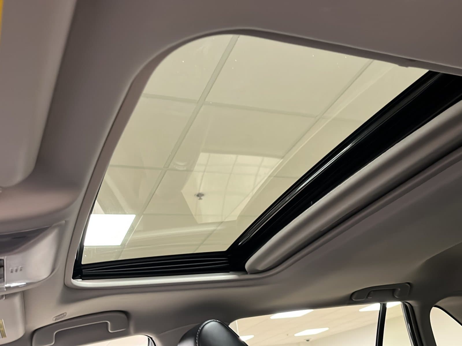 Toyota RAV4 2025 — photo 17