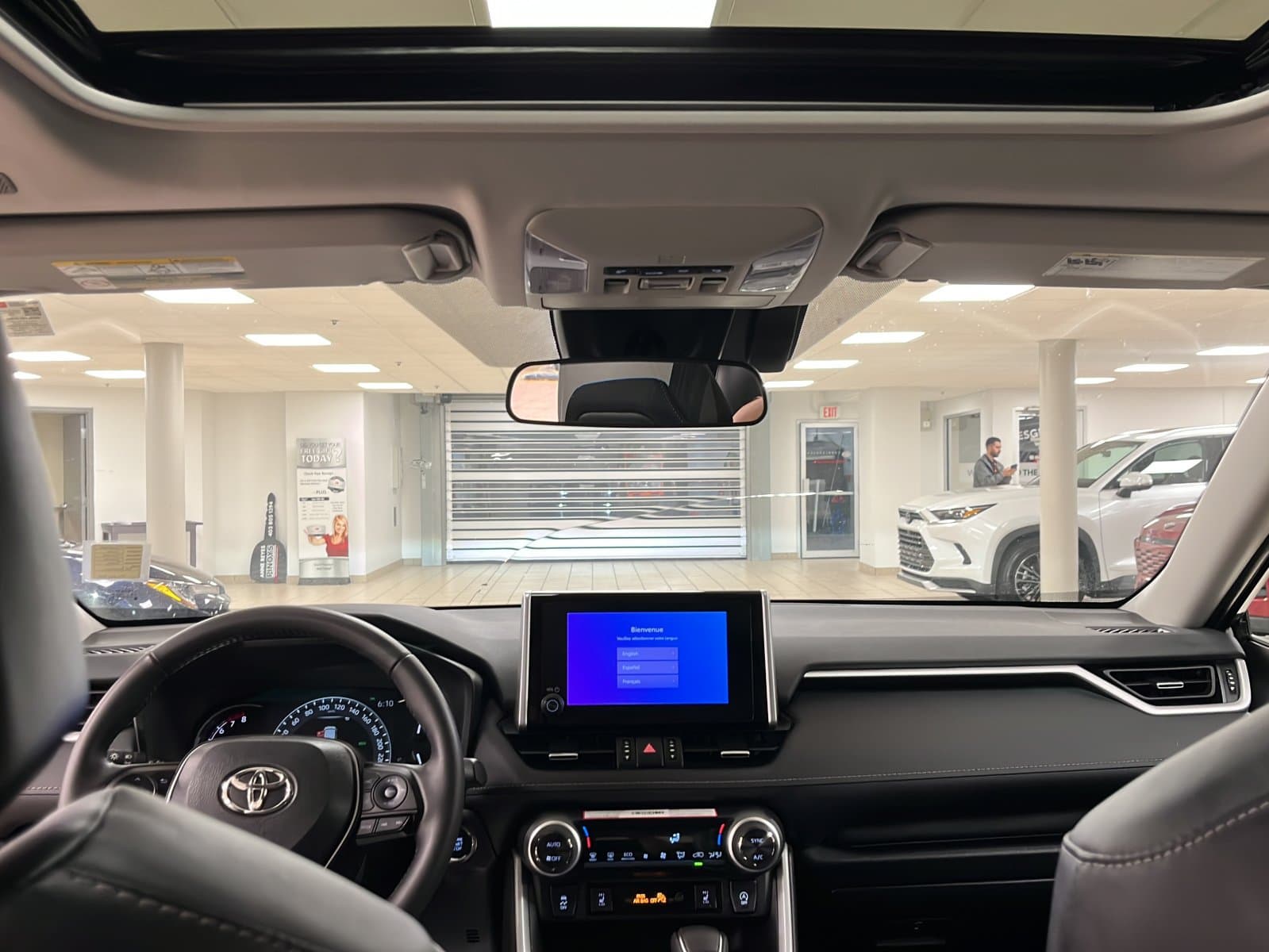 Toyota RAV4 2025 — photo 20