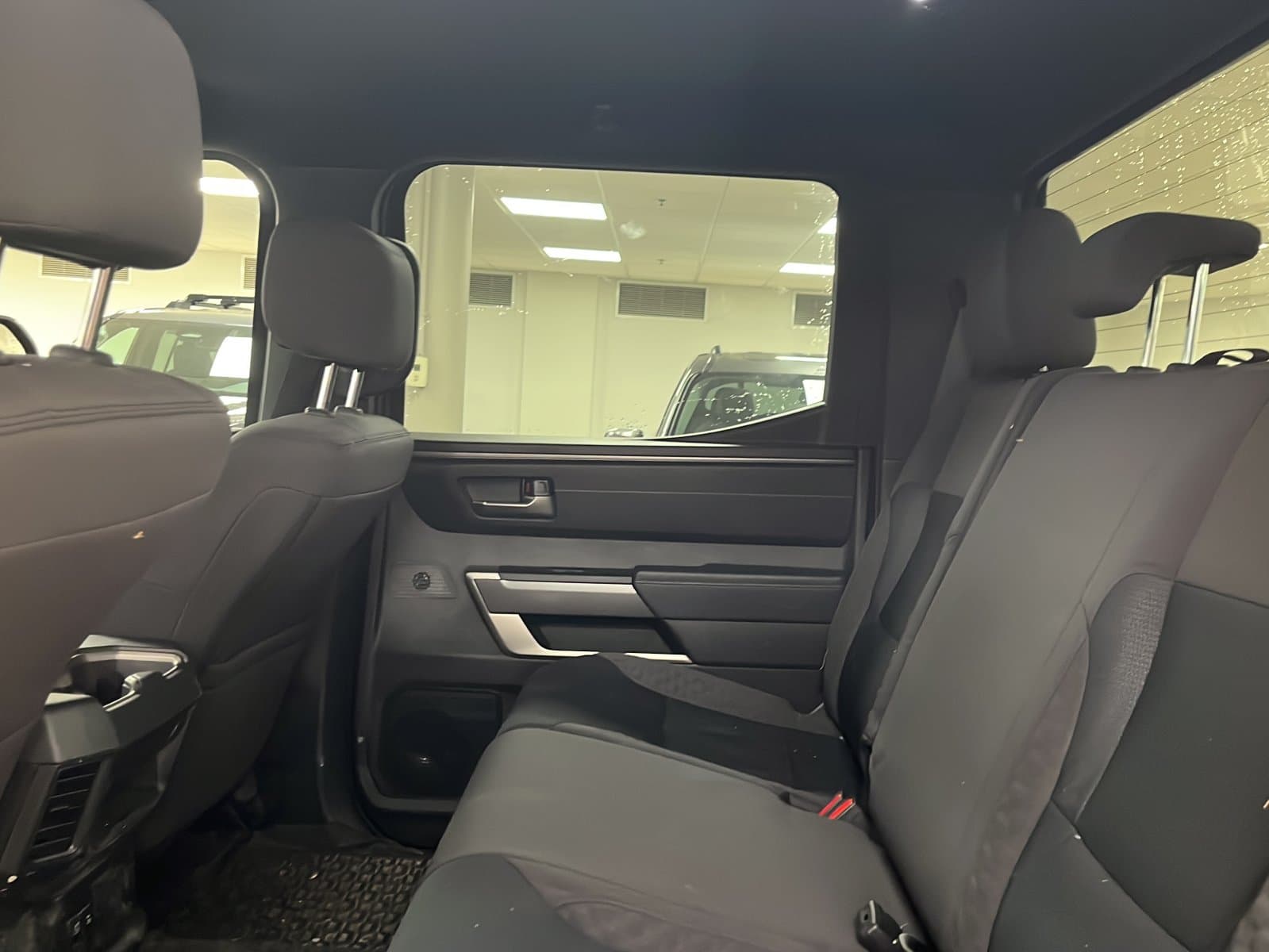 Toyota Tundra 2025 — photo 4