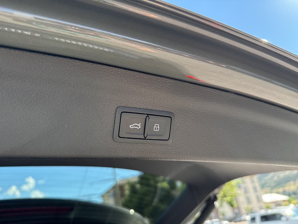 Audi Q3 2024 — photo 8