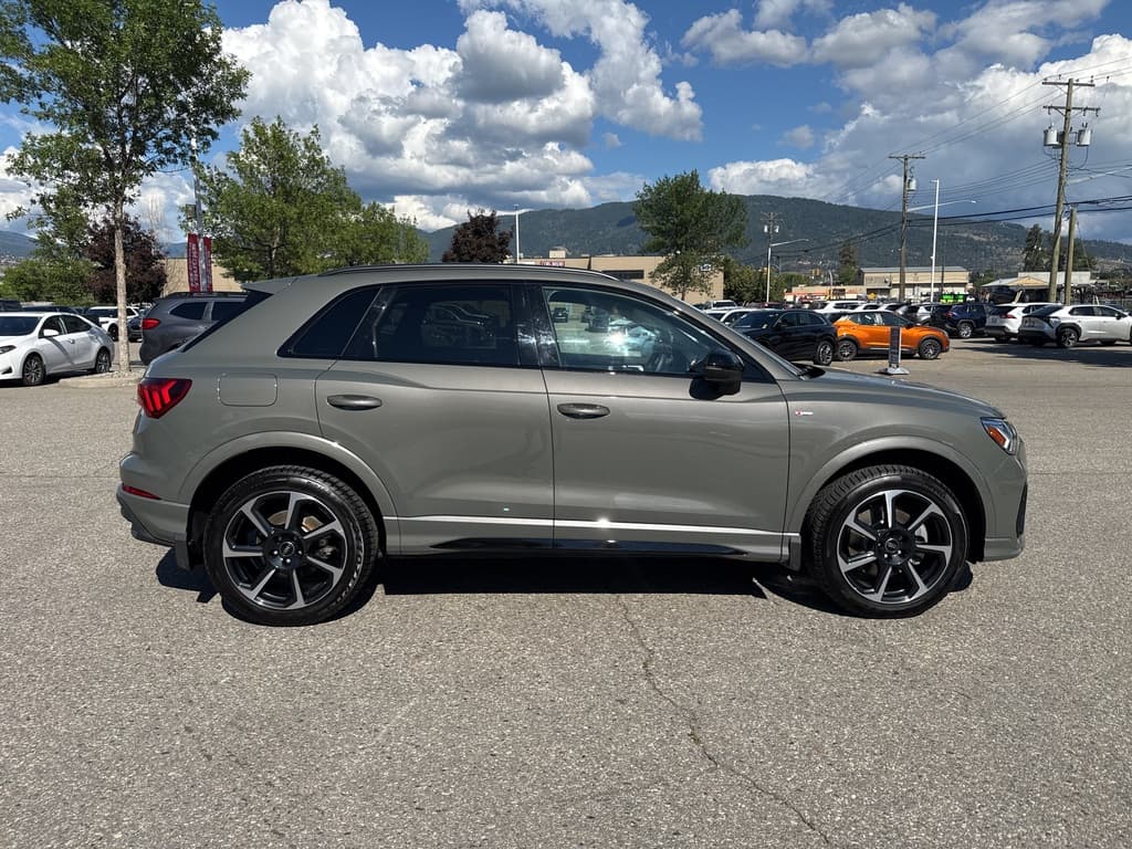 Audi Q3 2024 — photo 9