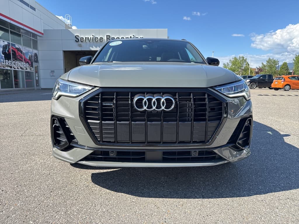 Audi Q3 2024 — photo 11