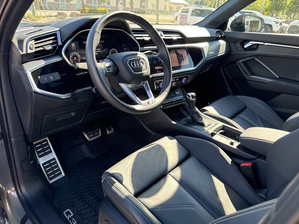 Audi Q3 2024 — photo 14
