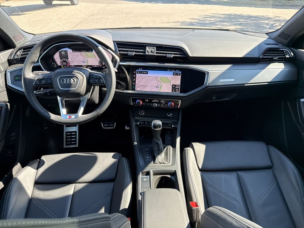 Audi Q3 2024 — photo 16