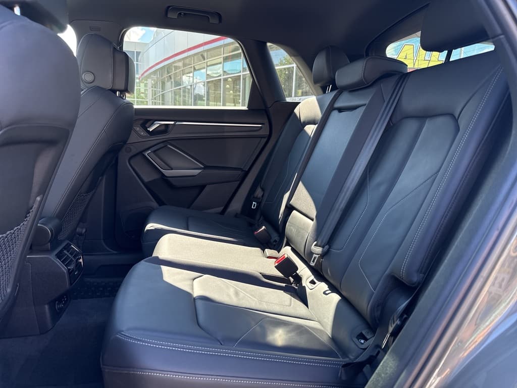 Audi Q3 2024 — photo 17