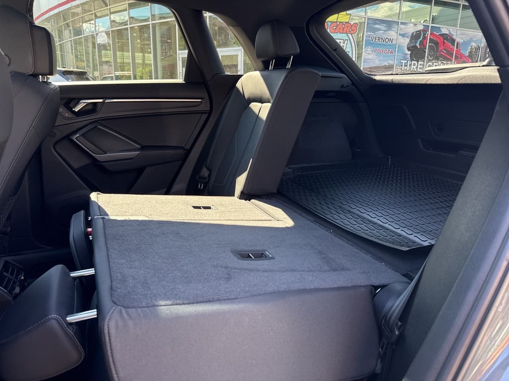 Audi Q3 2024 — photo 19
