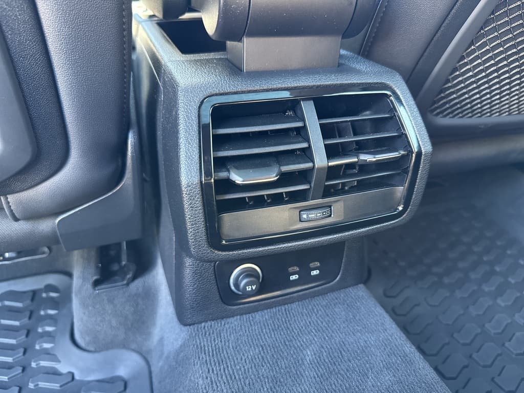 Audi Q3 2024 — photo 20