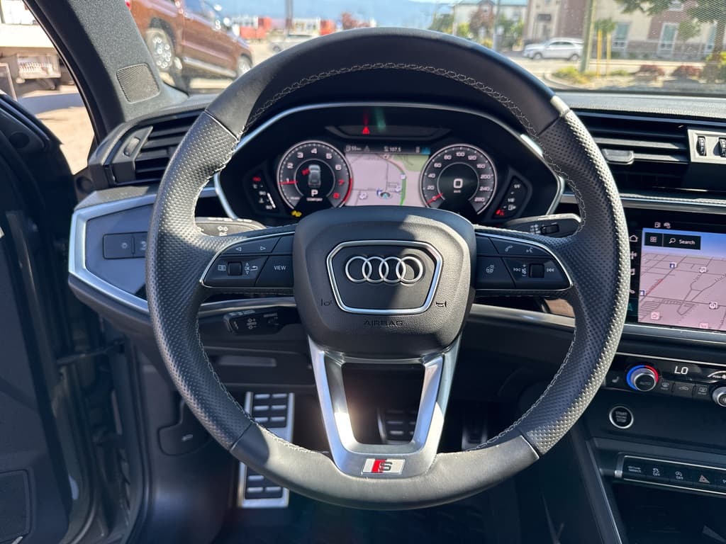 Audi Q3 2024 — photo 21