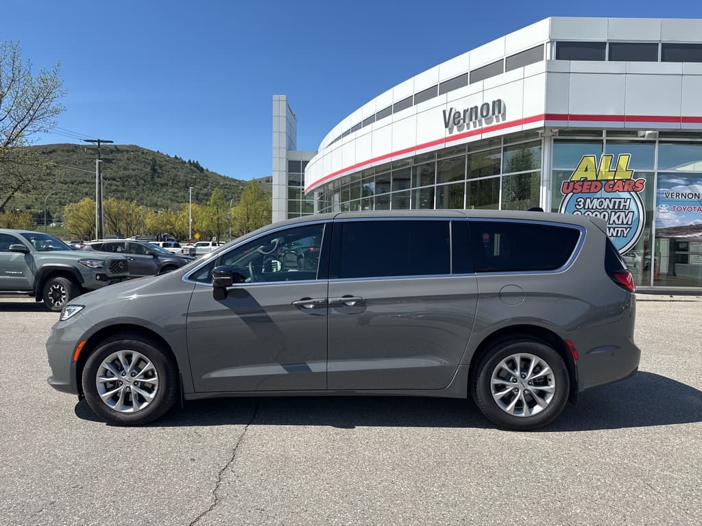Chrysler Pacifica 2025 — photo 3