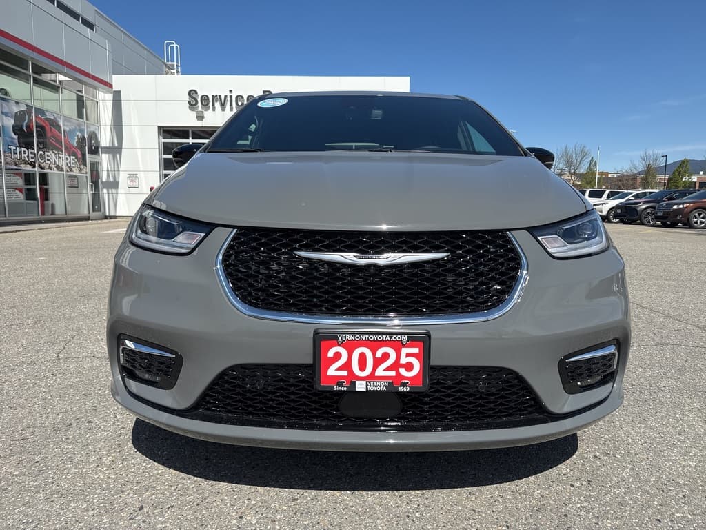 Chrysler Pacifica 2025 — photo 12