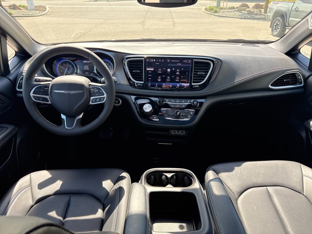Chrysler Pacifica 2025 — photo 17