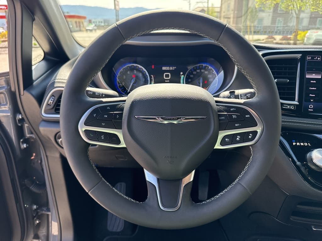 Chrysler Pacifica 2025 — photo 23